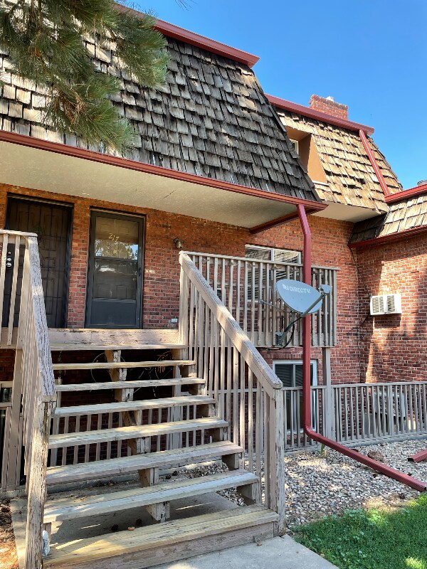 Foto principal - 5491 E Warren Ave