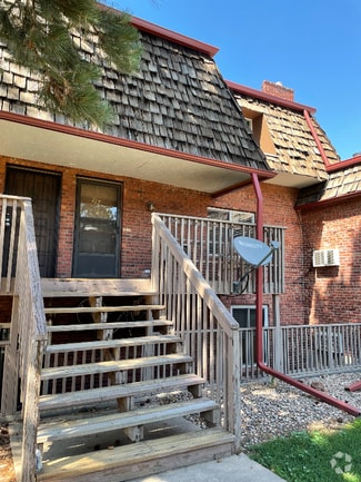 Building Photo - 5491 E Warren Ave