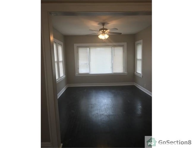 Building Photo - UPDATED 2BD/1BA UNIT IN MORGAN PARK.