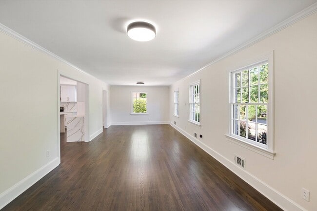 Building Photo - 4621 Woodridge Dr