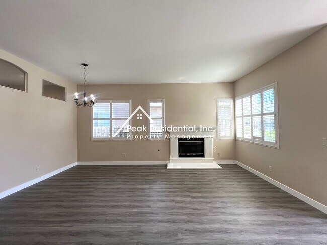 Building Photo - Very Nice 3bd/2ba Elk Grove Home with 2 Car Garage