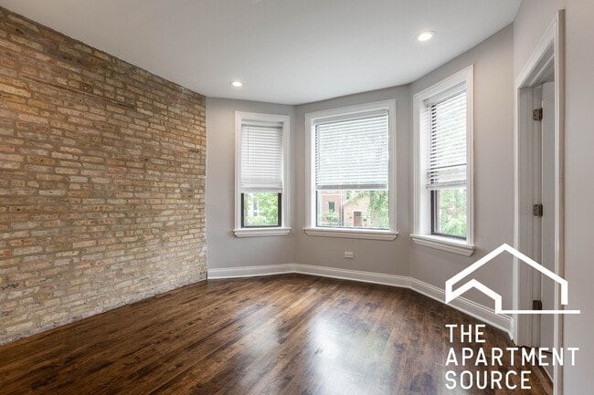 Building Photo - 2019 N Hoyne Ave