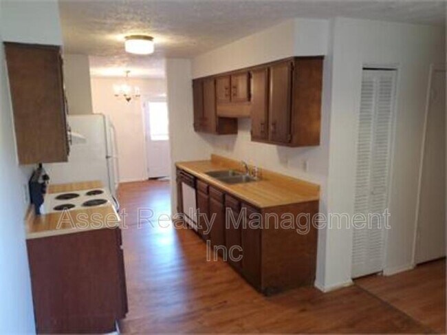 Building Photo - 9144 Cedarpark Ln NW
