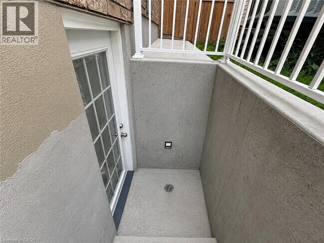 Building Photo - 166 Ladyslipper Dr