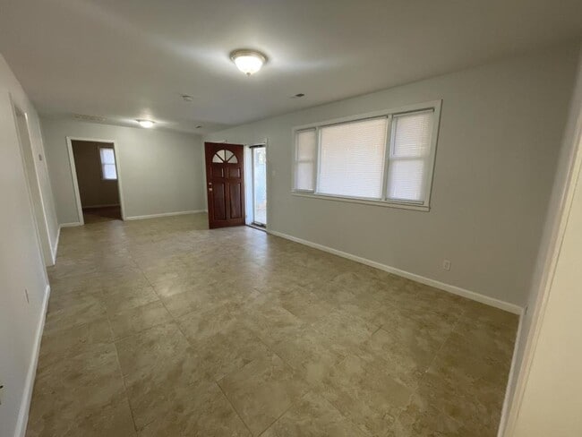 Foto del edificio - 7443 Rennert Rd