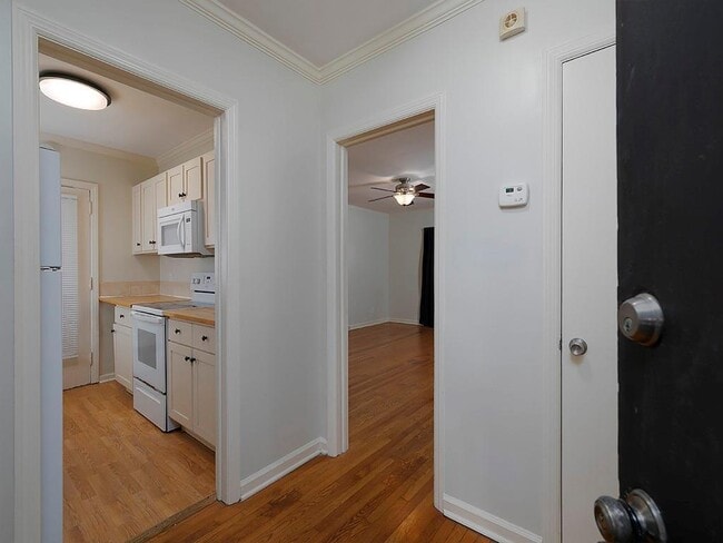 Foto del edificio - 438 Carriage Dr NE