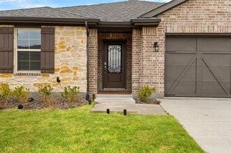 Building Photo - 1404 Kade Ave