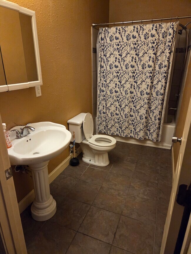 Foto del edificio - 1821 Peniston St