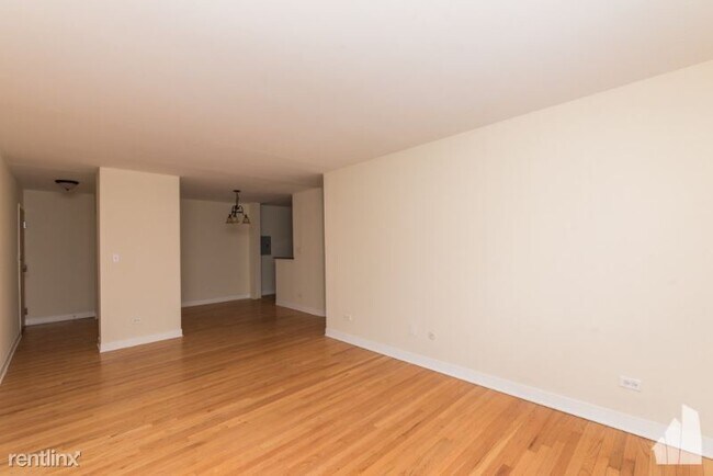 Building Photo - 627 W Wrightwood Ave