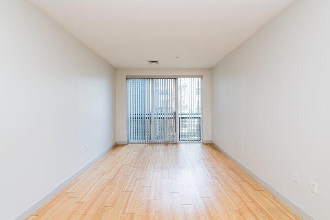 Foto del edificio - 320 D St