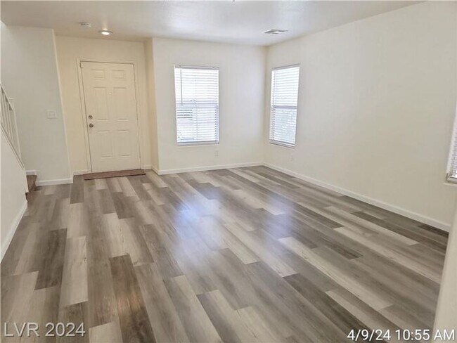 Foto del edificio - COMING SOON - Ready no later than the end of February!