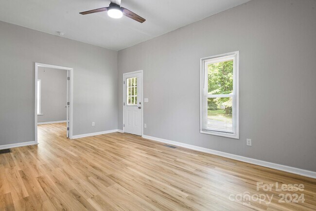 Foto del edificio - 1586 3rd St Dr NE