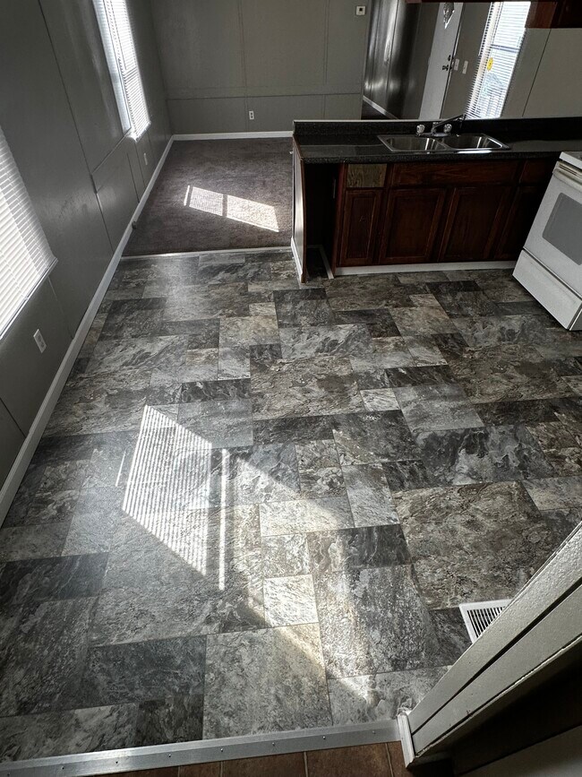 Foto del edificio - 32 Somerset Dr