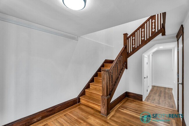 Foto del edificio - Richmond District: Newly Renovated Single Family Home w/ Smart Features & EV-Ready Garage