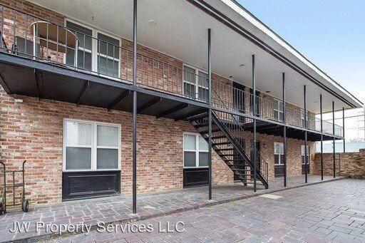 Primary Photo - 113 Carnation Ave