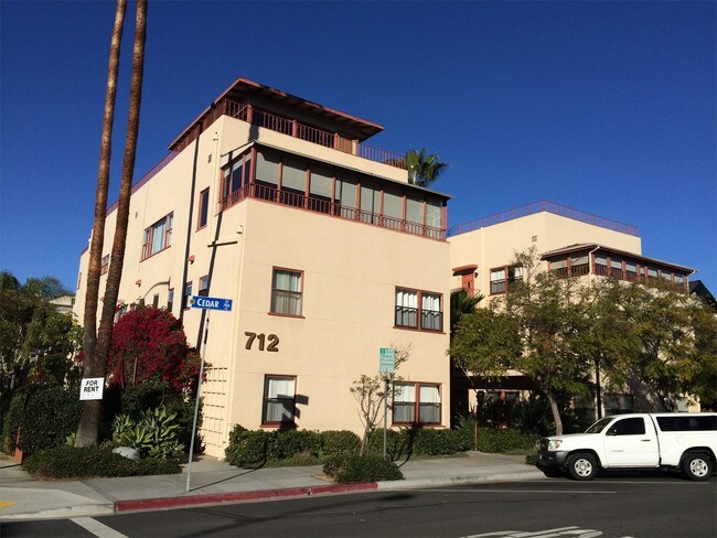 Foto del edificio - 712 Cedar St