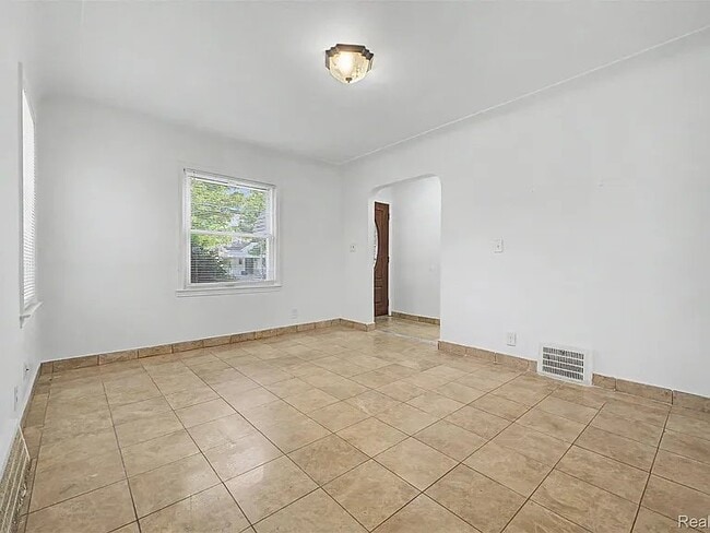 Building Photo - 4645 Rosalie St