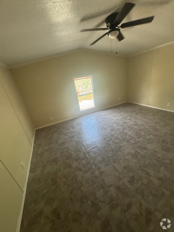 Building Photo - 14063 Bradley Rd