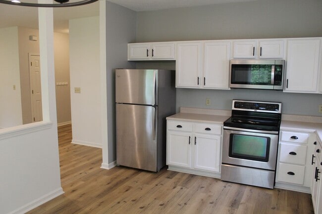 Building Photo - Beautiful Ranch Home in Avon!