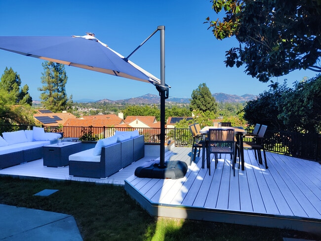 Building Photo - 17645 Rienzi Pl