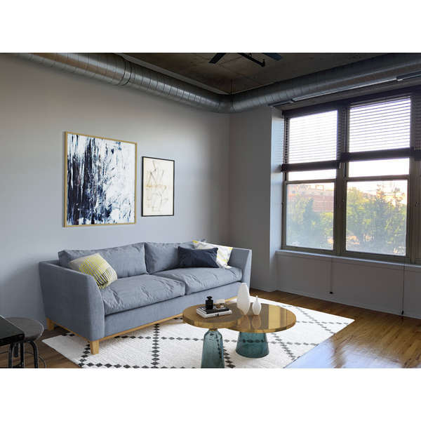 Living arra - 6 S Laflin St