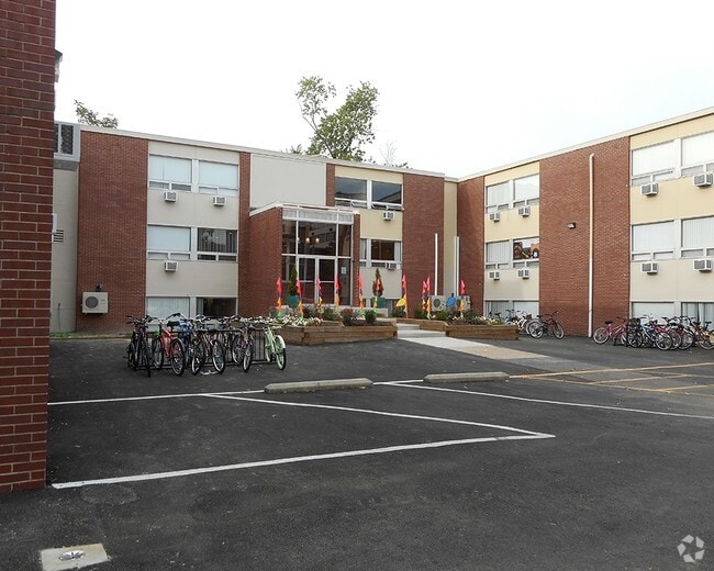 Apartments for Rent Near Southern Illinois University Carbondale