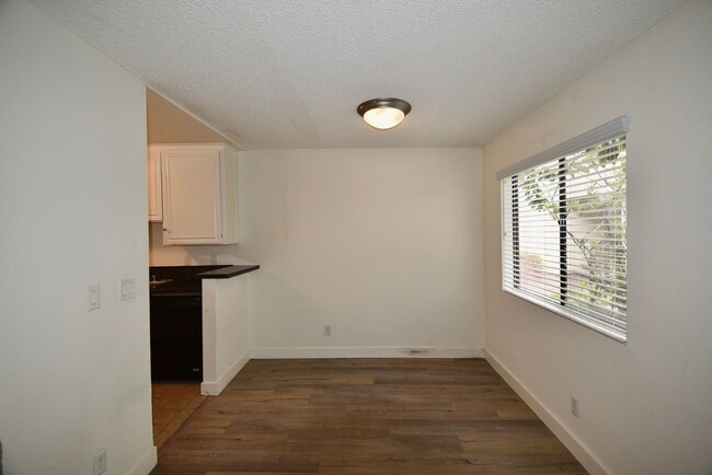 Building Photo - 14710