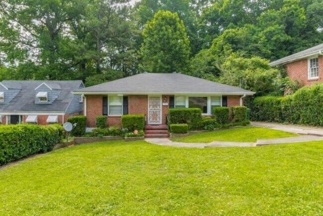 Foto del edificio - 817 Gertrude Pl NW