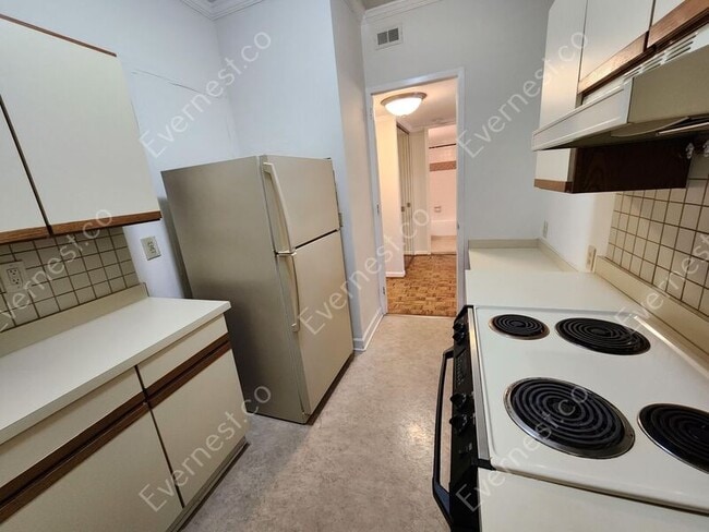 Building Photo - 130 26th St NW