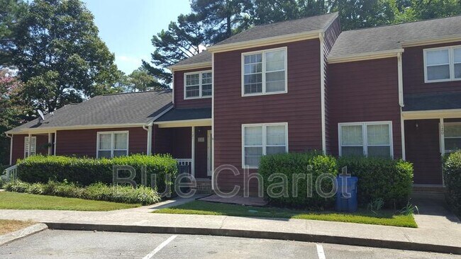 Foto del edificio - 121 Hollow Oak Drive