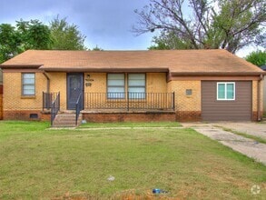 Building Photo - 1404 NE 38th St