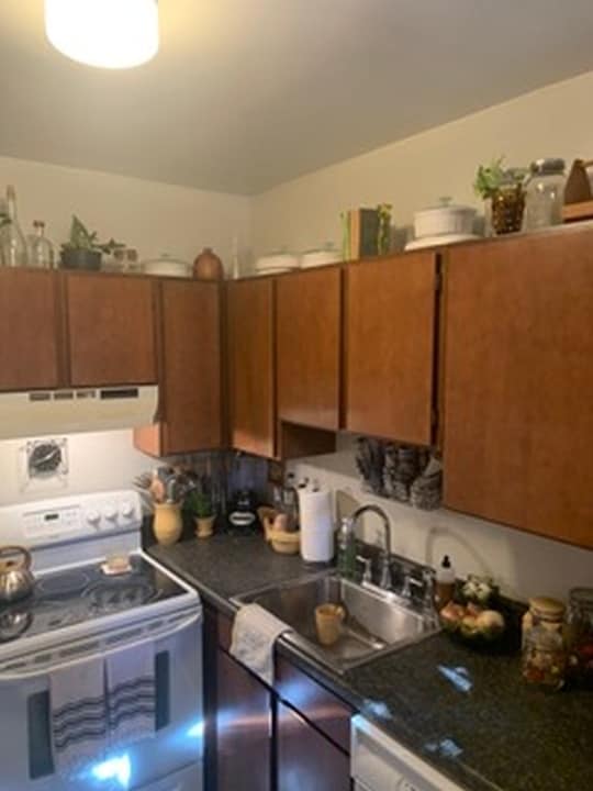 Kitchen - 210 N Stafford Ave
