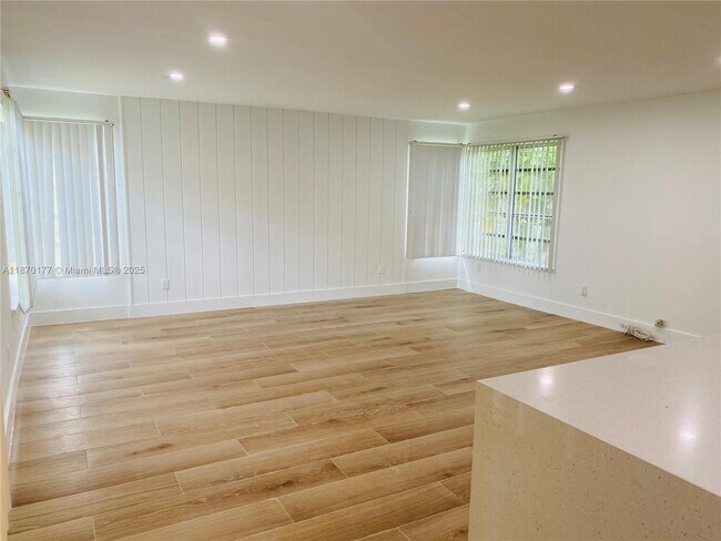 Foto del edificio - 8130 SW 37th Terrace
