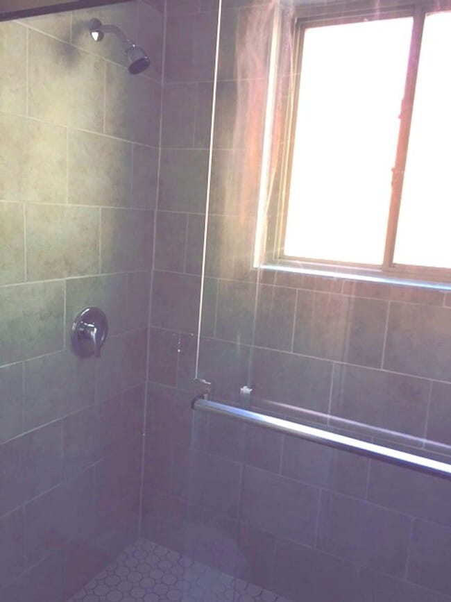 Interior Photo - Lowell 558