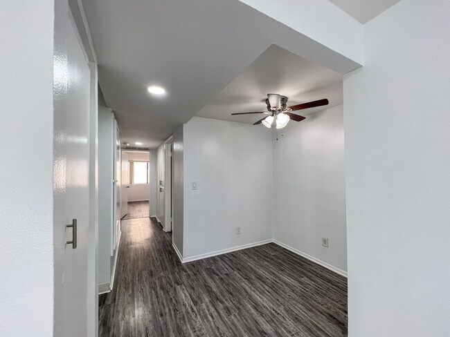 Foto del edificio - 5104 Sepulveda Blvd