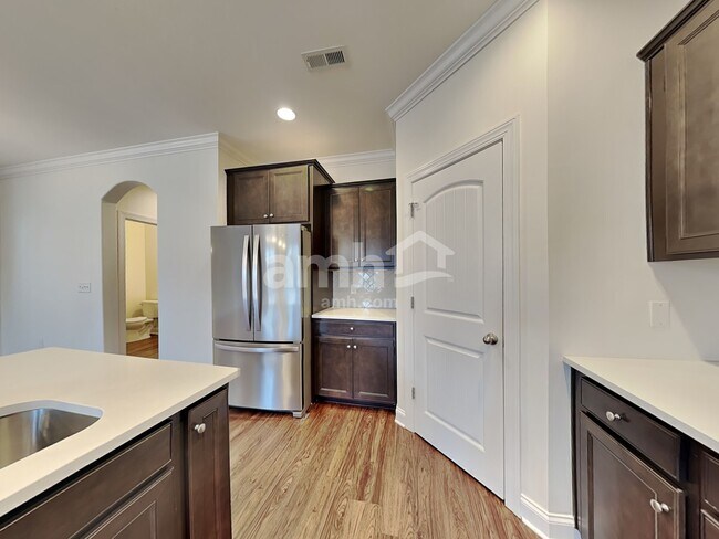 Foto del edificio - 124 Benjamin Ln