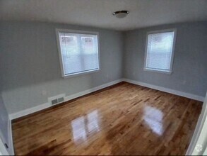 Building Photo - 37 Ridgeview Ave