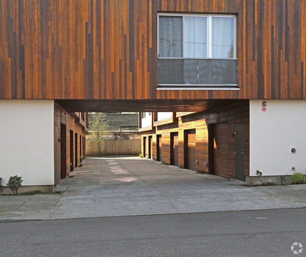 Building Photo - Twelve Point Five Condominiums