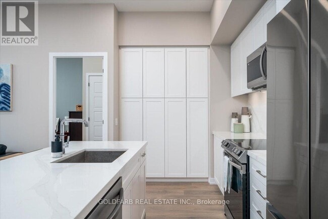 Building Photo - 415 Sea Ray Ave