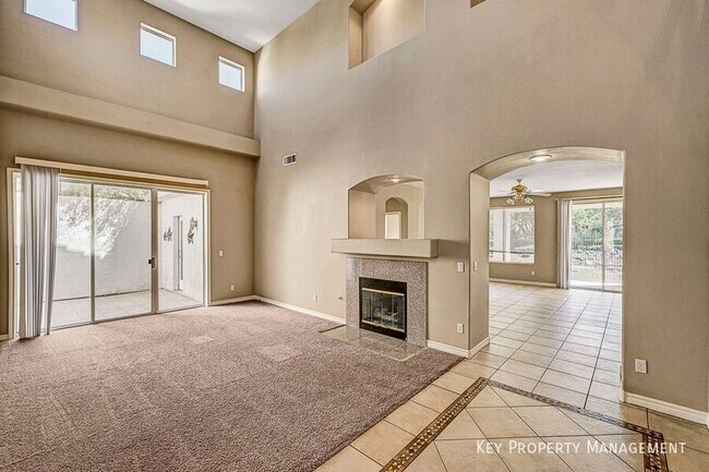 Foto del edificio - 1332 Dream Valley St