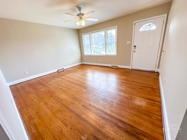 Building Photo - 1923 Northbrook Dr