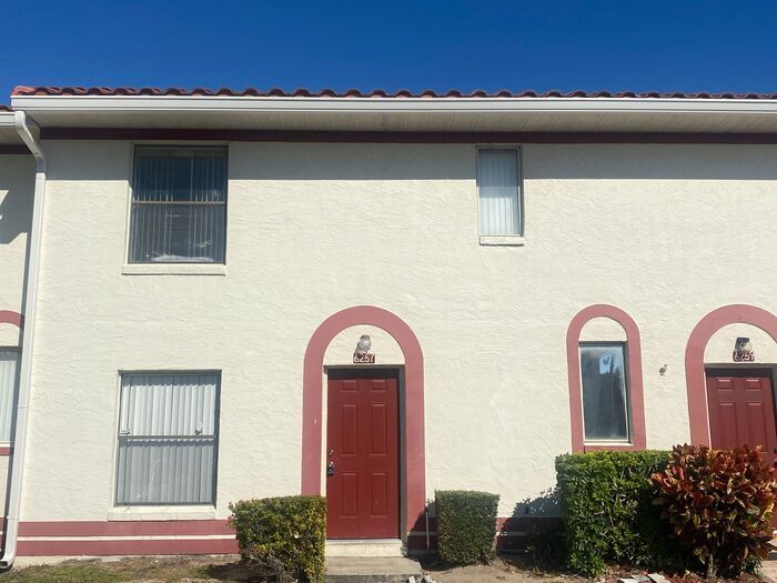 Primary Photo - 2 Bedroom 2.5 bath Hidden Creek townhouse ...