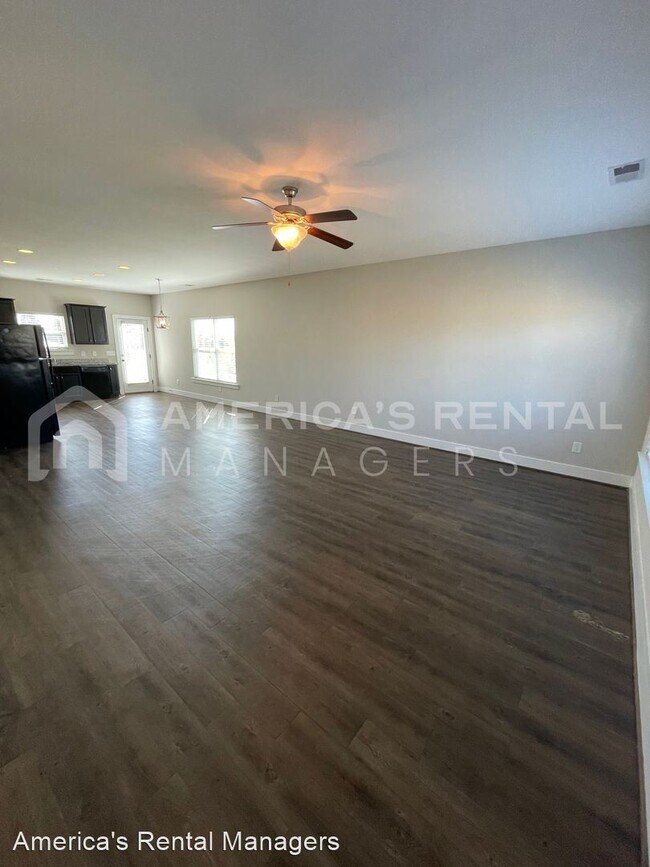 Building Photo - 4 br, 2 bath House - 1201 10th Way