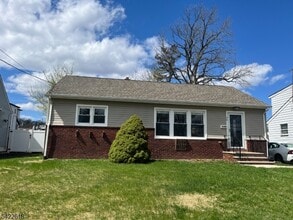 Building Photo - 76 Liberty St