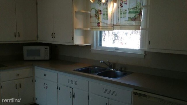 Building Photo - 3 br, 1.5 bath House - 1471 Helderberg Ave