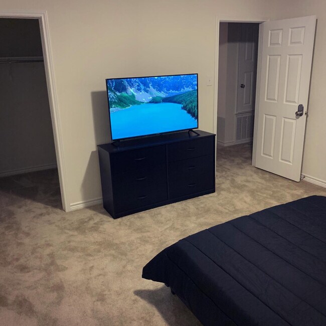 Building Photo - Overlook Cove