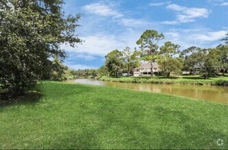 Building Photo - 12305 Pine Oak Dr