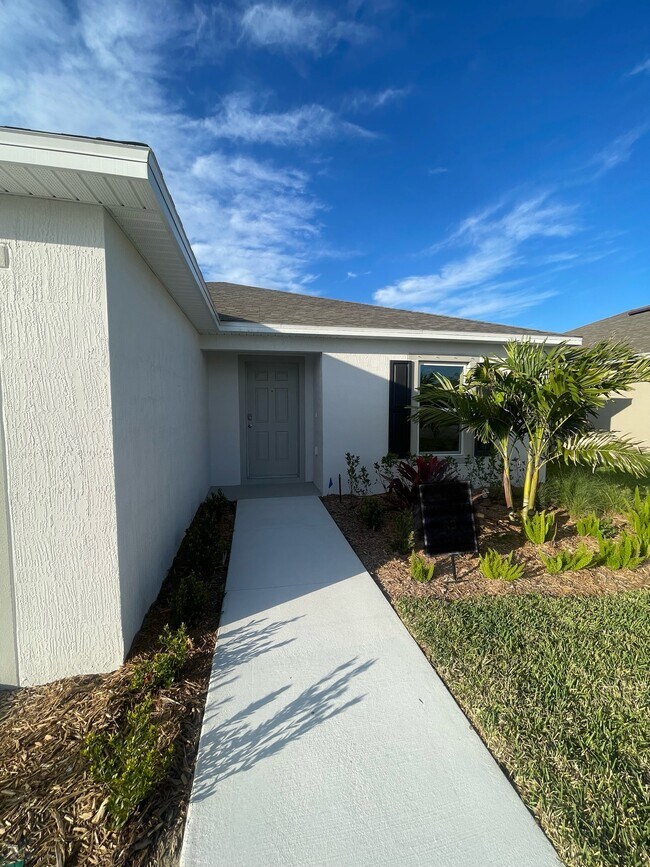 Foto del edificio - 773 SE 25th Dr