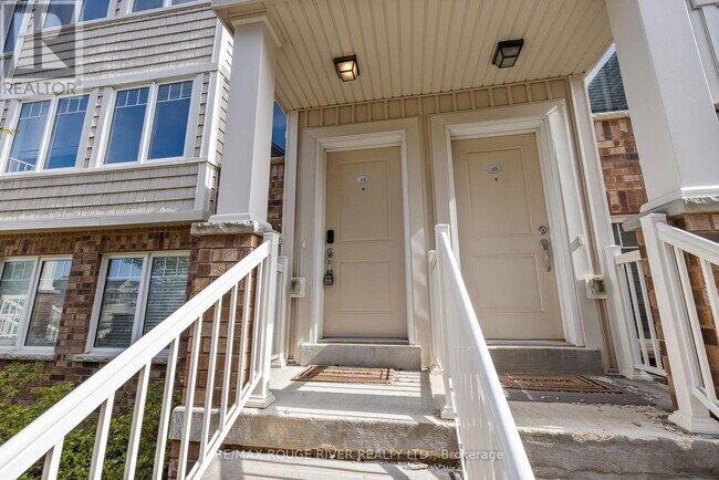 Photo du bâtiment - 2500-2500 Hill Rise Ct