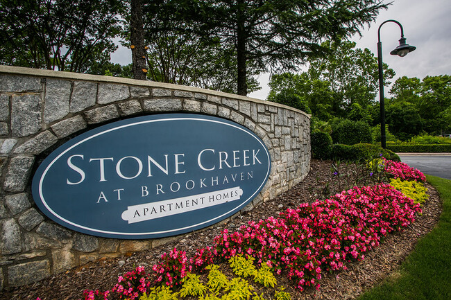 Bienvenido a Stone Creek en Brookhaven - Stone Creek at Brookhaven Apartment Homes